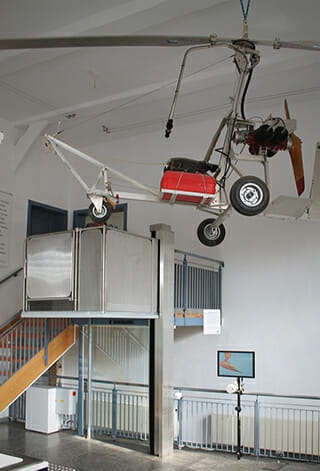 Hebebühne im Hubschraubermuseum